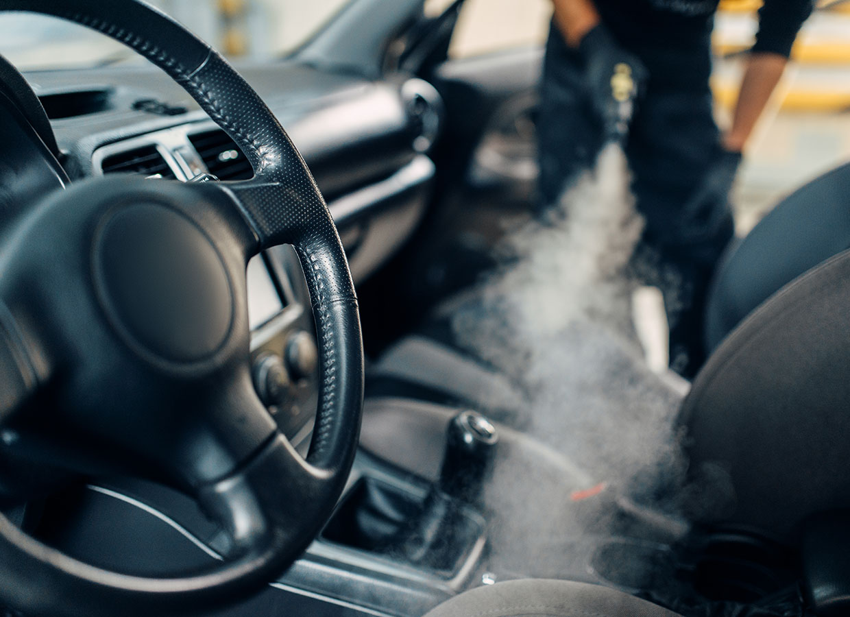 limpieza de vehiculo en las tablas